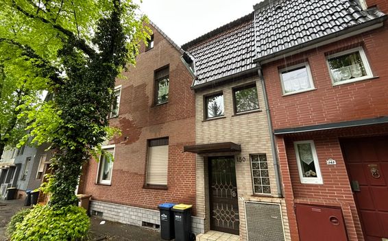 **Heimwerker-Chance! Individuelles Reihenhaus mit großem Garten in Essen-Dellwig**