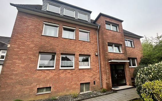 **2-Zimmer-Traum mit Balkon, Solartechnik & Top-Anbindung – Energieeffizient und ruhig gelegen**