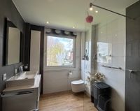 Dachgeschoss - Badezimmer