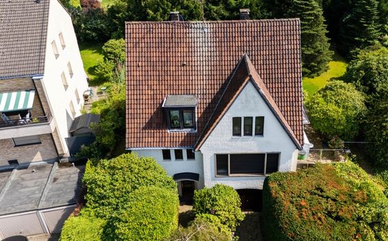Bredeney Finest - Zweifamilienhaus mit Charme und großem Potenzial in Bestlage