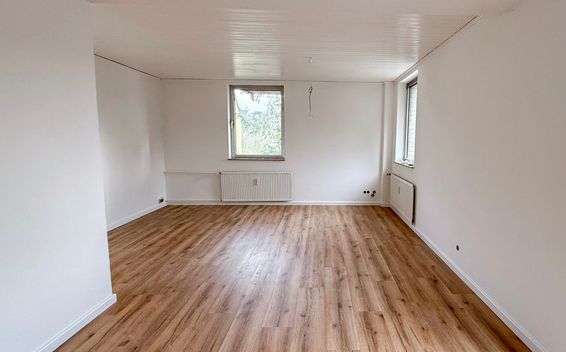 Lichtdurchflutete und renovierte 2-Zimmerwohnung mit Terrasse in Essen-Burgaltendorf!