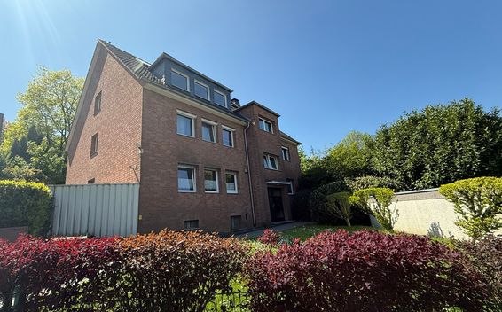 **2-Zimmer-Traum mit Balkon, Solartechnik & Top-Anbindung – Energieeffizient und ruhig gelegen**
