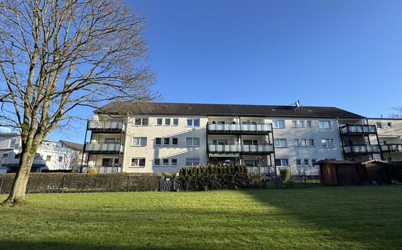 3,5-Zimmer-Wohnung mit großem Balkon & Garage in Essen-Bedingrade
