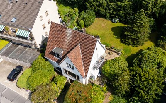 Bredeney Finest - Zweifamilienhaus mit Charme und großem Potenzial in Bestlage